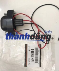ĐÈN SOI BIỂN SỐ MITSUBISHI TRITON 2007