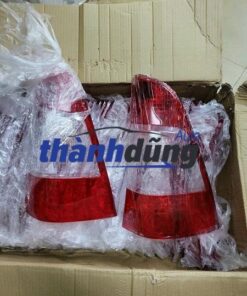VỎ NHỰA MẶT ĐÈN HẬU XE TOYOTA INNOVA