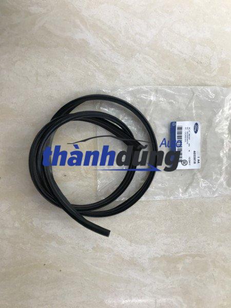 GIOĂNG KÍNH CHẮN GIÓ TRƯỚC XE FORD ESCAPE