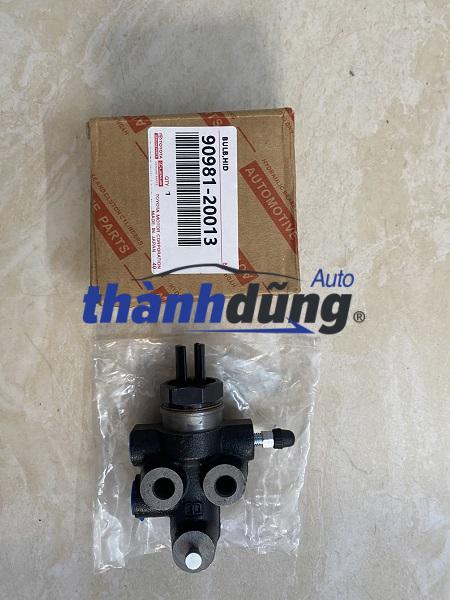 CHIA DẦU PHANH TOYOTA LAND CRUISER 2000