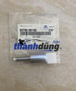 CÔNG TẮC CHÂN CÔN XE HYUNDAI HD120