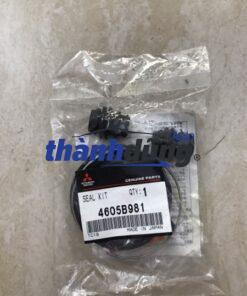 CHỤP BỤI THẮNG SAU MITSUBISHI OUTLANDER 2015
