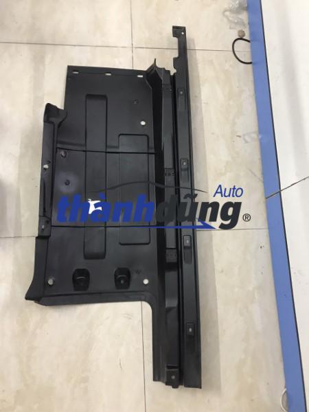CHẮN BÙN ĐỘNG CƠ PHỤ AUDI Q5 2012 | 8R0825208C
