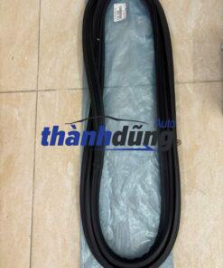 RON CỐP HẬU XE TOYOTA INNOVA 2012 | 67881-0K020