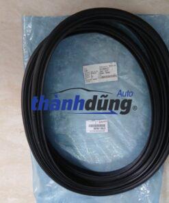 GIOĂNG CỐP SAU TOYOTA FORTUNER 2019 | 67881-0K080 CHÍNH HÃNG
