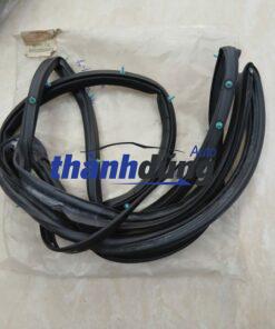 RON CÁNH CỬA TRƯỚC PHẢI MITSUBISHI GRANDIS | MR959706