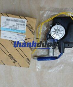 Ổ NGẬM CỐP HẬU XE TOYOTA FORTUNER 2022 | 693500K340